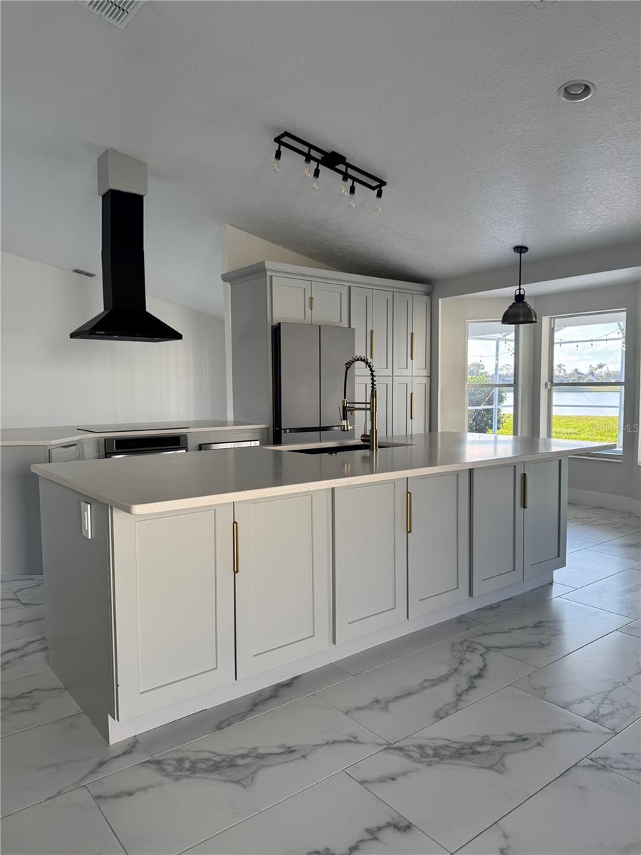 Image 12 of 42 For 2652 Hawthorne Lane