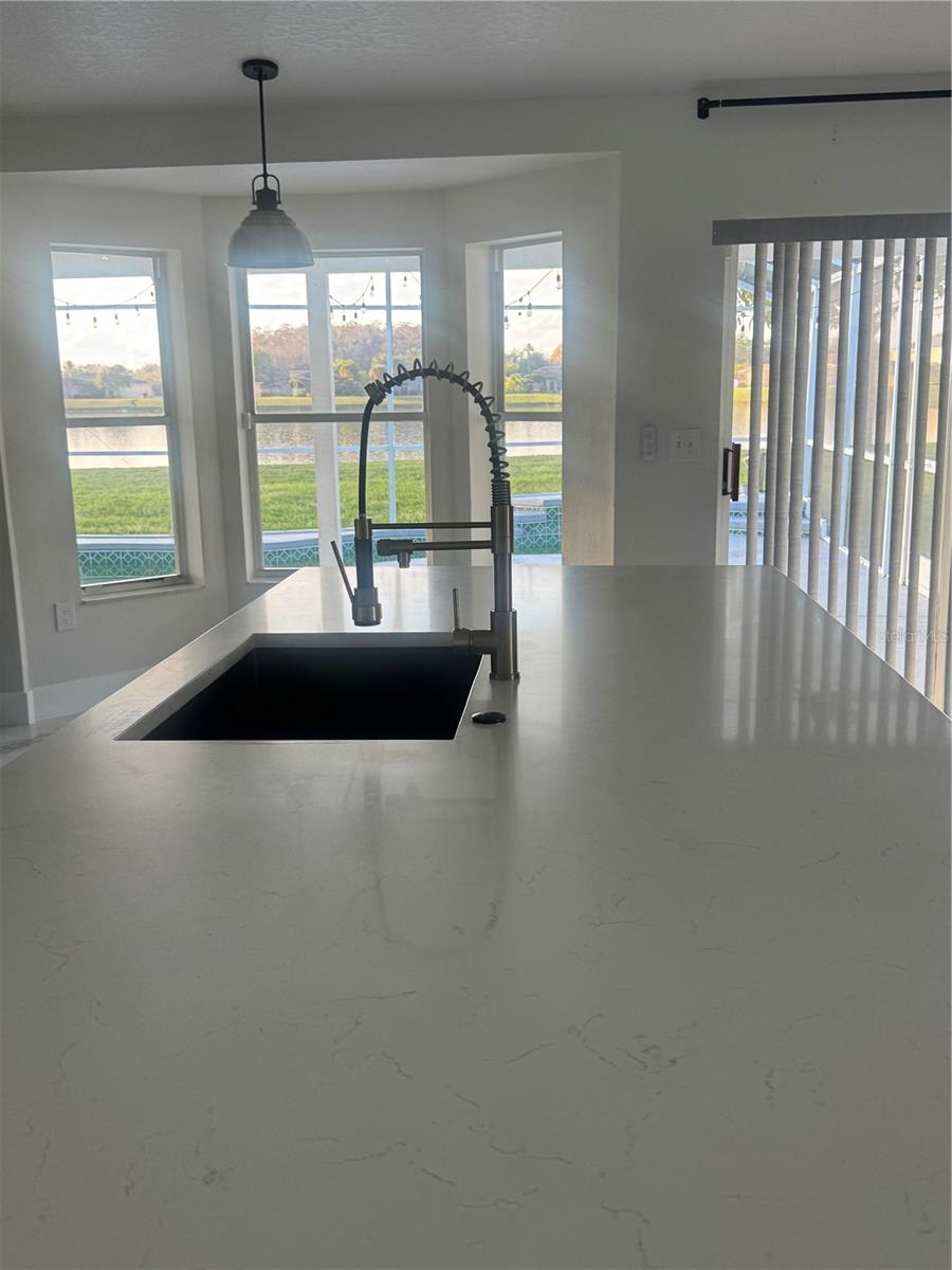 Image 14 of 42 For 2652 Hawthorne Lane