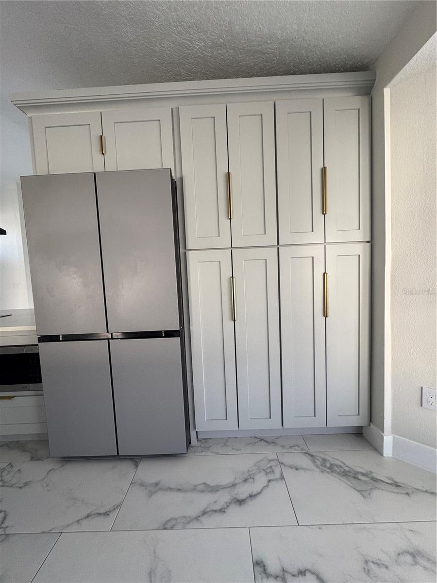 Image 15 of 42 For 2652 Hawthorne Lane