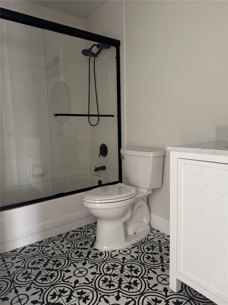 Image 31 of 42 For 2652 Hawthorne Lane