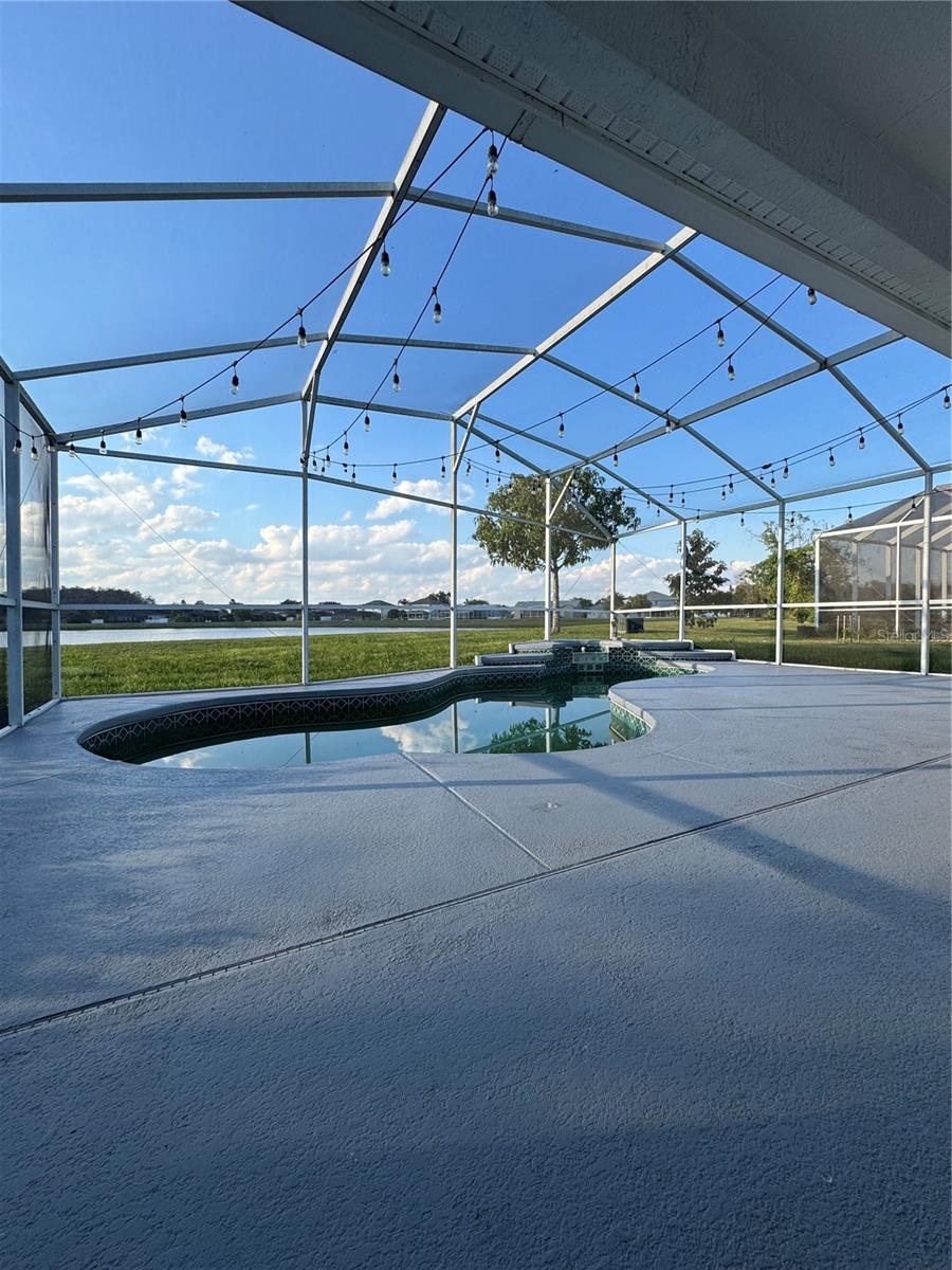 Image 33 of 42 For 2652 Hawthorne Lane