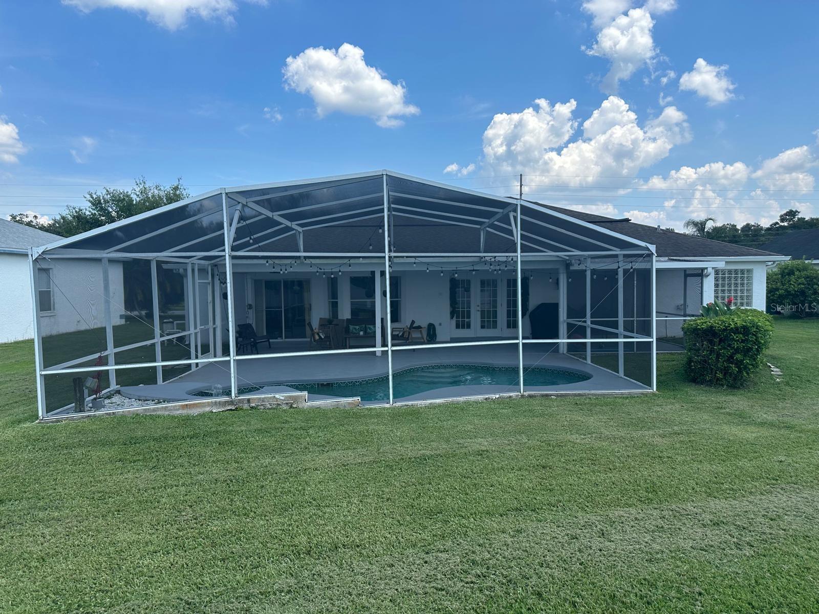 Image 37 of 42 For 2652 Hawthorne Lane