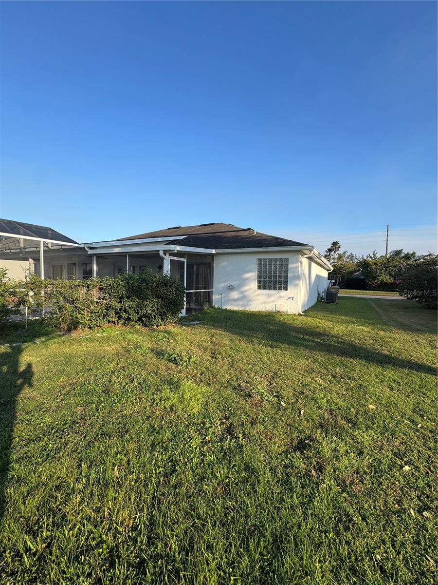 Image 39 of 42 For 2652 Hawthorne Lane