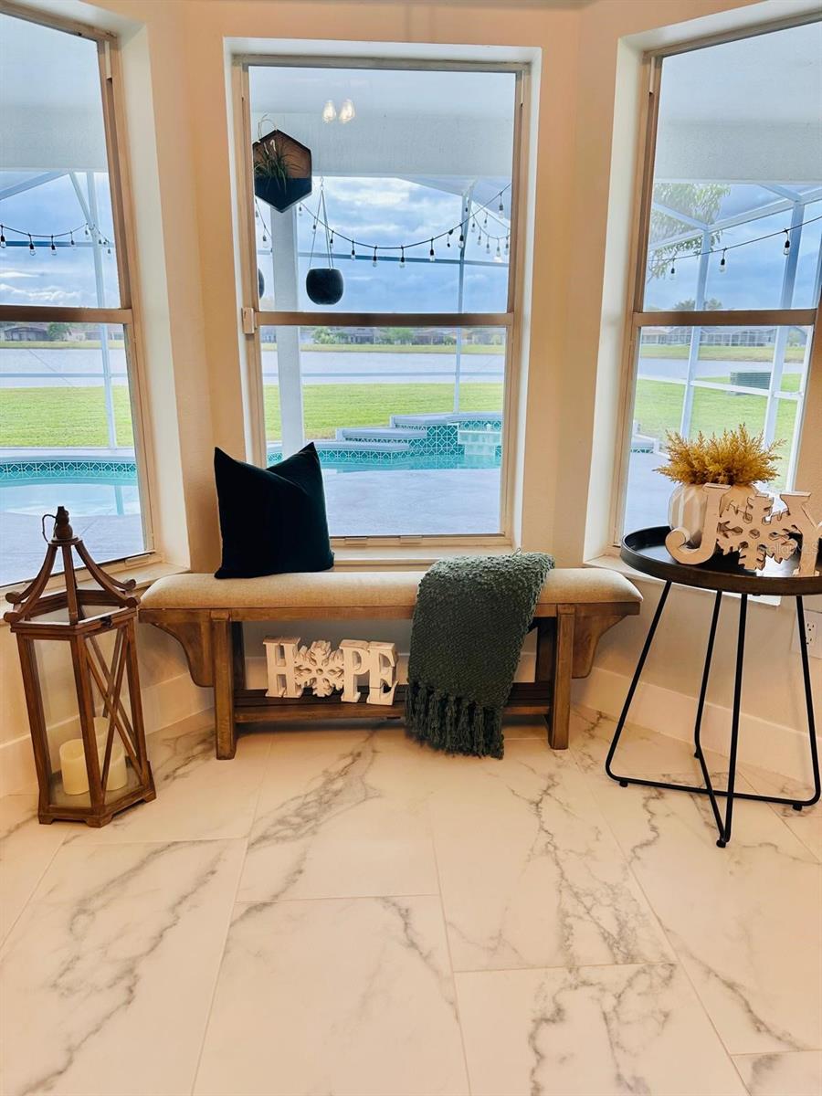 Image 5 of 42 For 2652 Hawthorne Lane