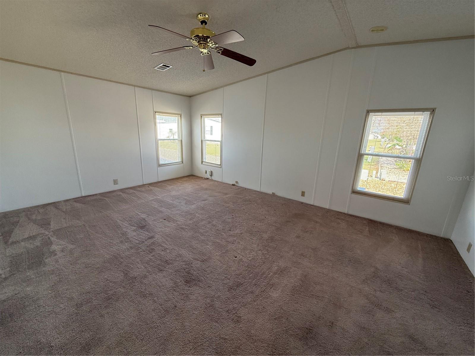 Image 11 of 23 For 153 Nesbitt Park Avenue