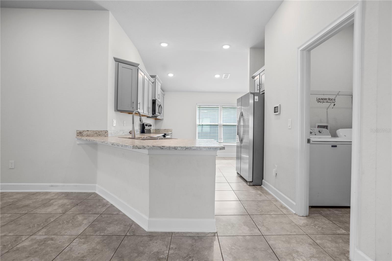 Image 12 of 41 For 860 Vienna Drive