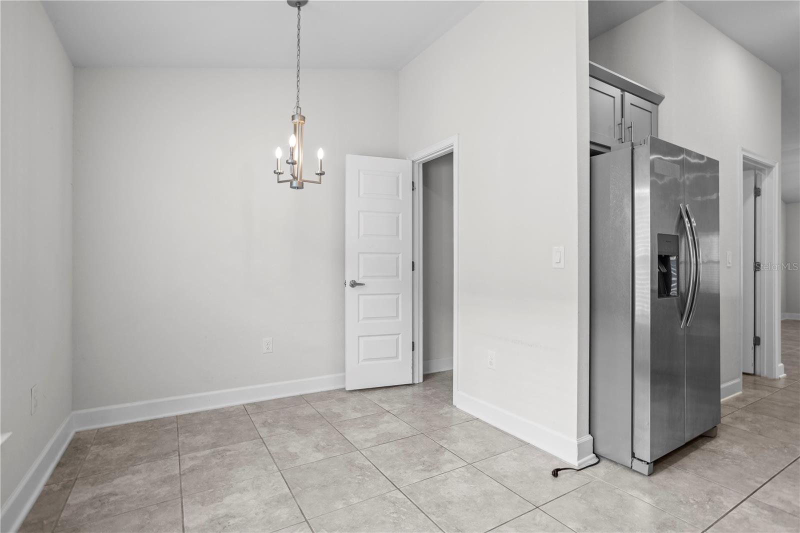 Image 13 of 41 For 860 Vienna Drive