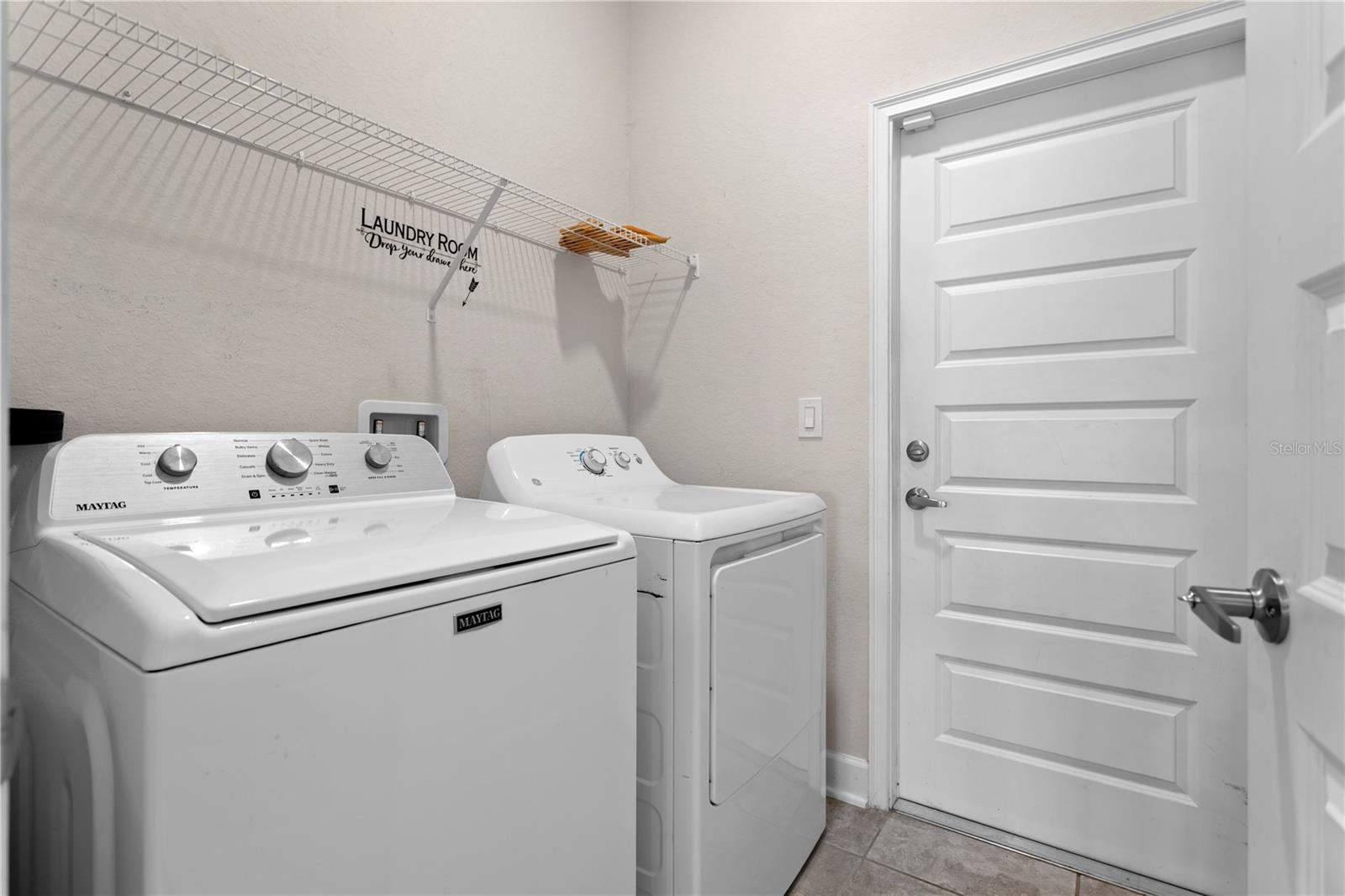 Image 14 of 41 For 860 Vienna Drive