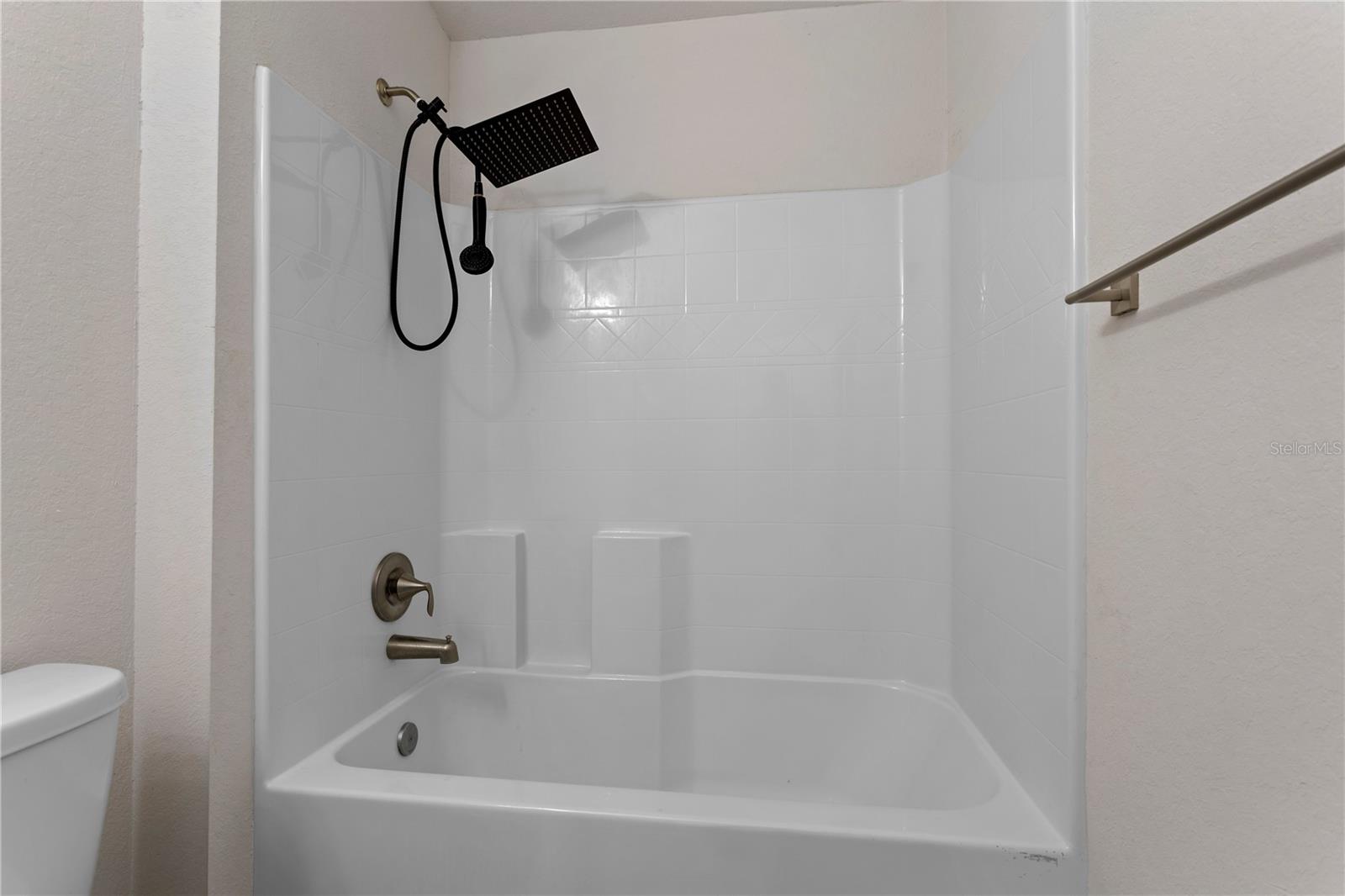 Image 23 of 41 For 860 Vienna Drive