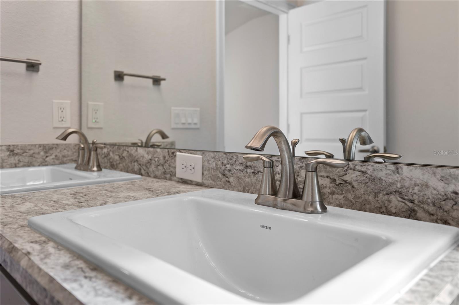 Image 25 of 41 For 860 Vienna Drive