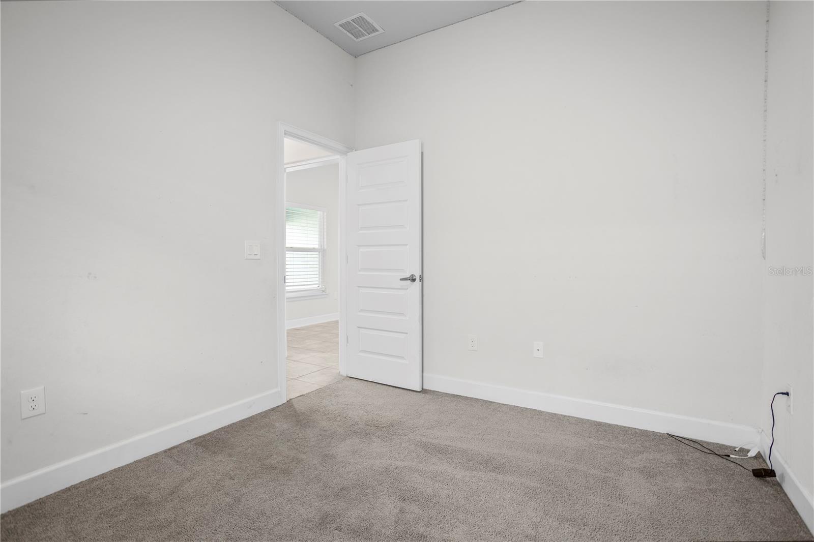 Image 29 of 41 For 860 Vienna Drive