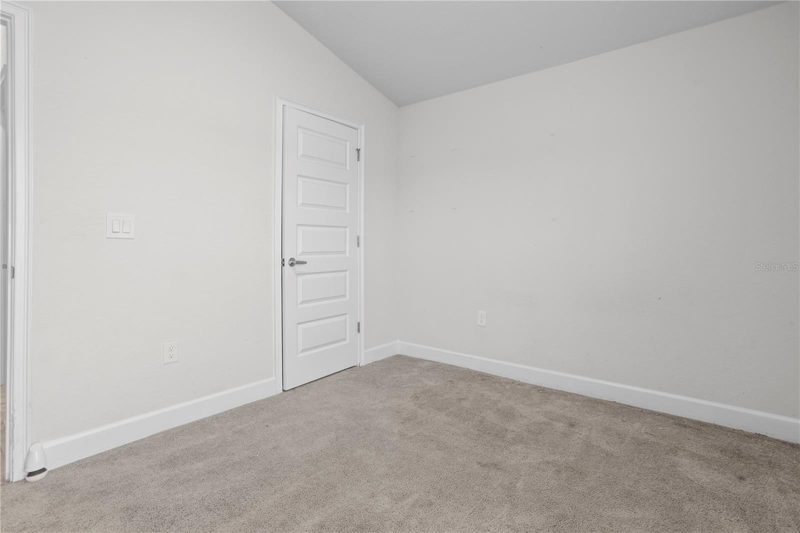 Image 31 of 41 For 860 Vienna Drive