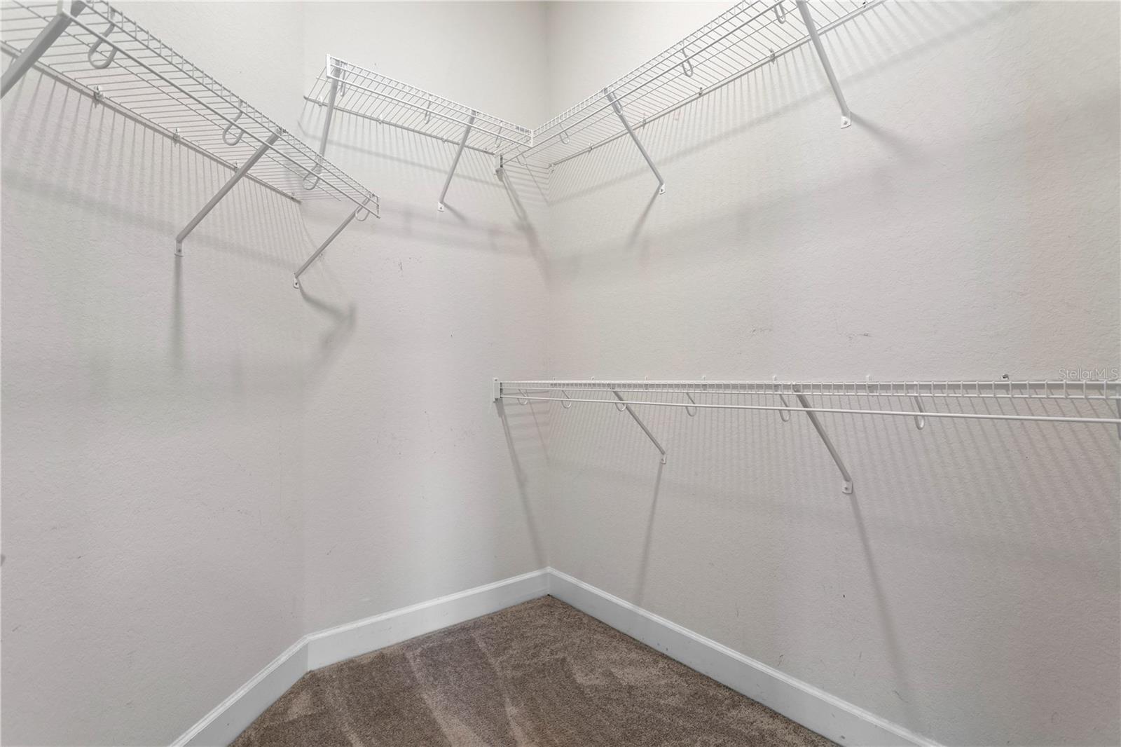 Image 34 of 41 For 860 Vienna Drive