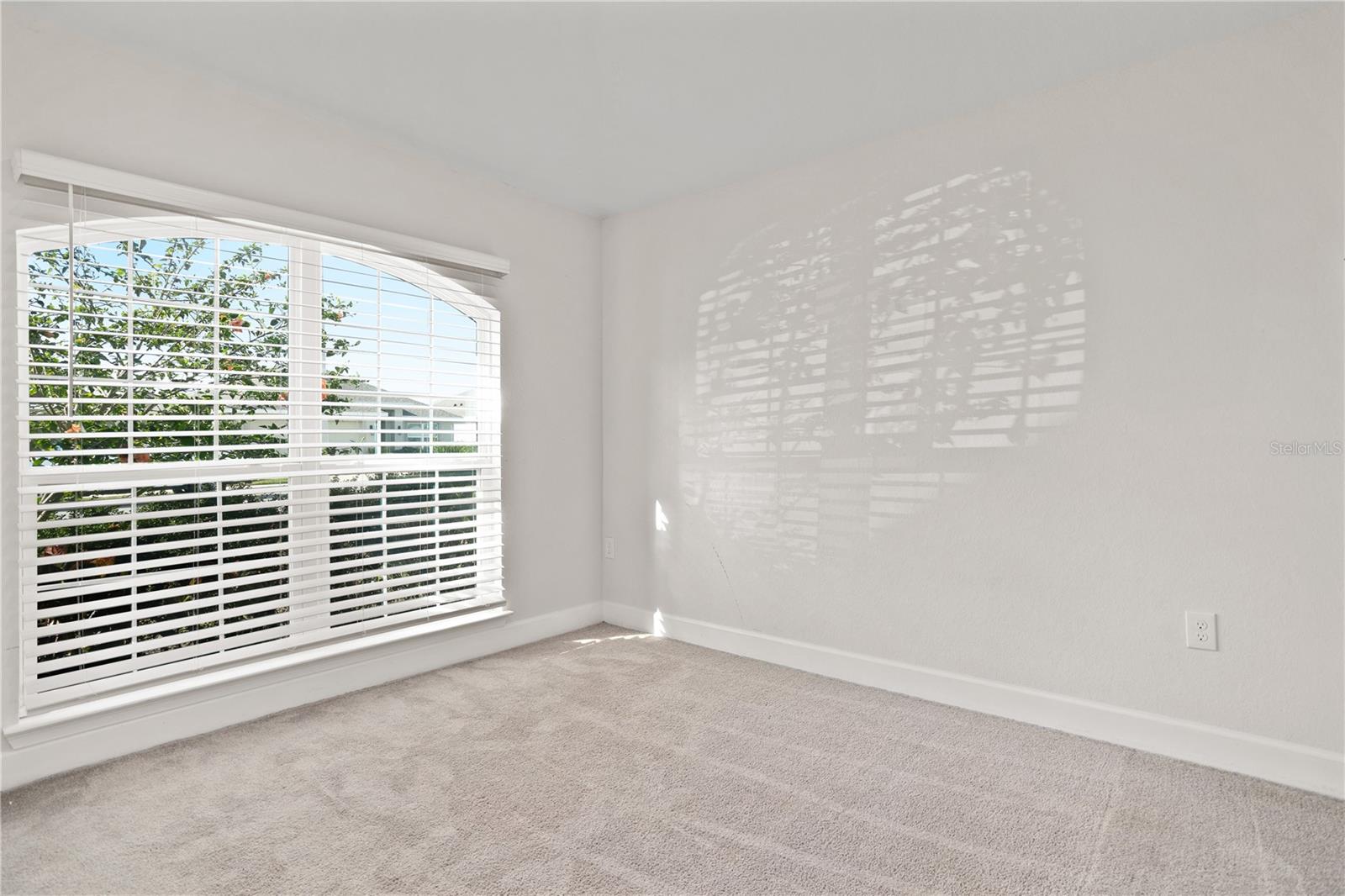 Image 7 of 41 For 860 Vienna Drive