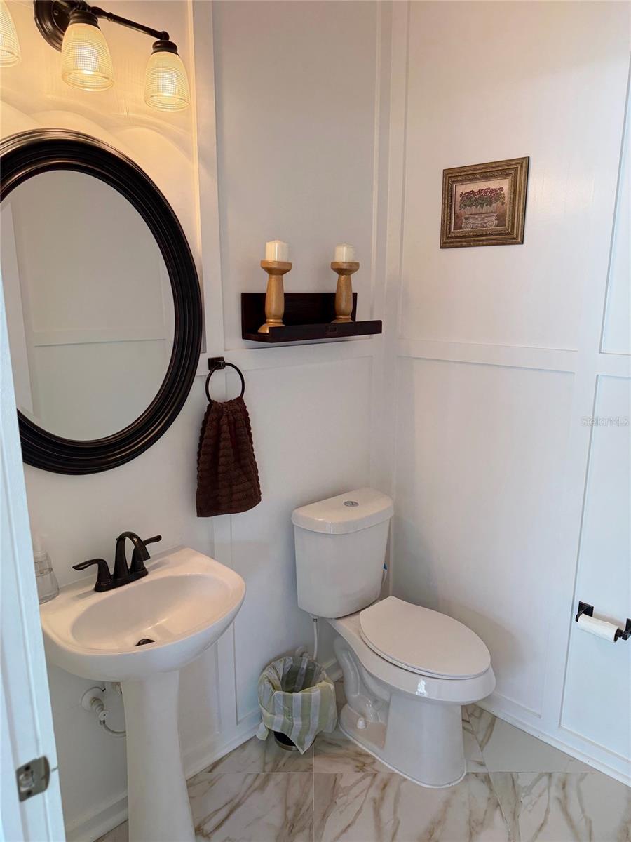 Image 10 of 39 For 12236 Fairlawn Drive