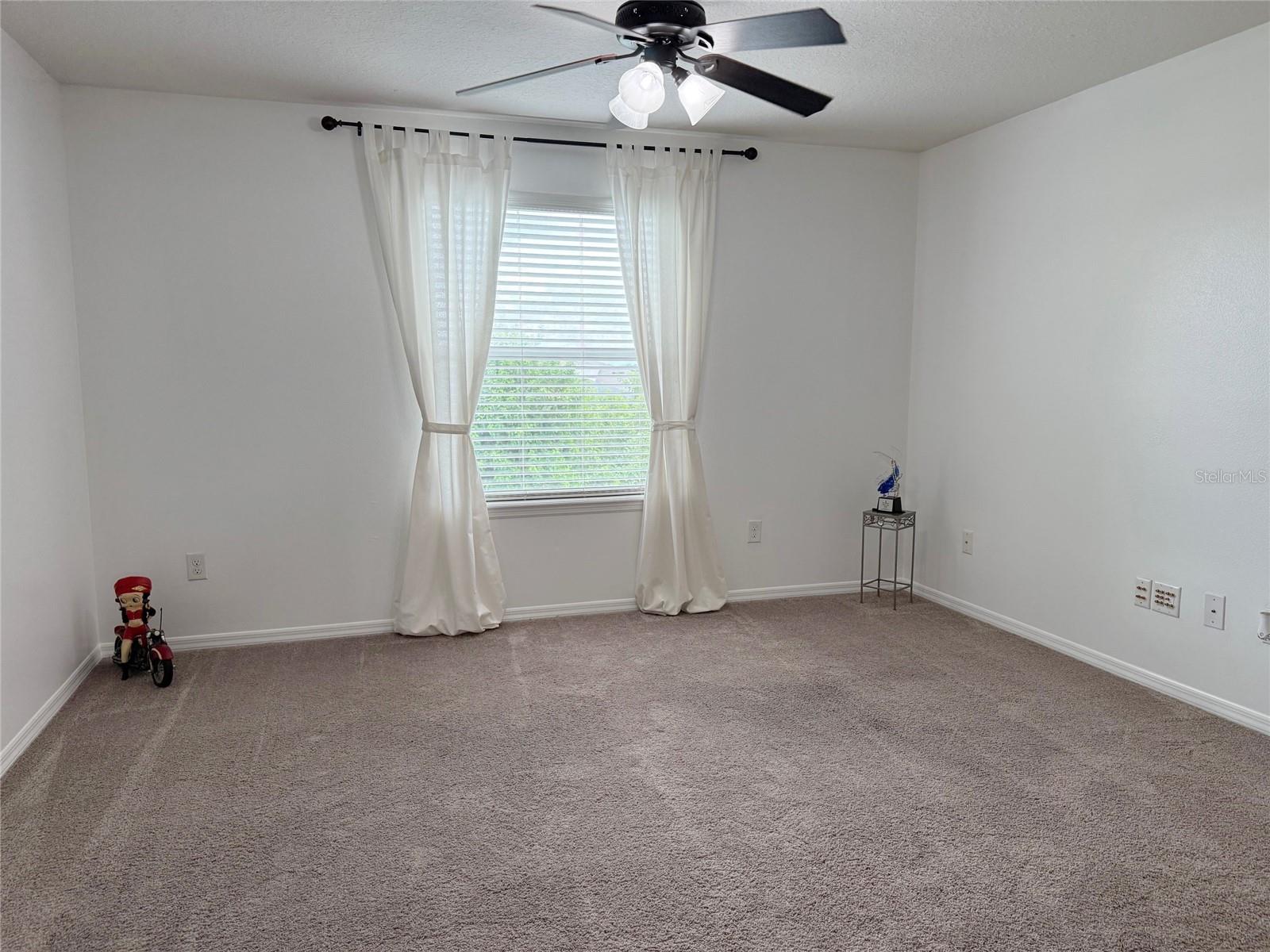 Image 24 of 39 For 12236 Fairlawn Drive