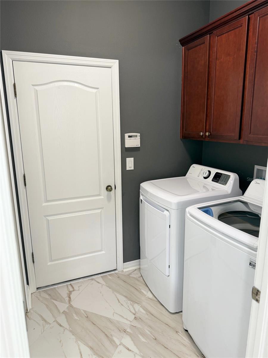 Image 36 of 39 For 12236 Fairlawn Drive