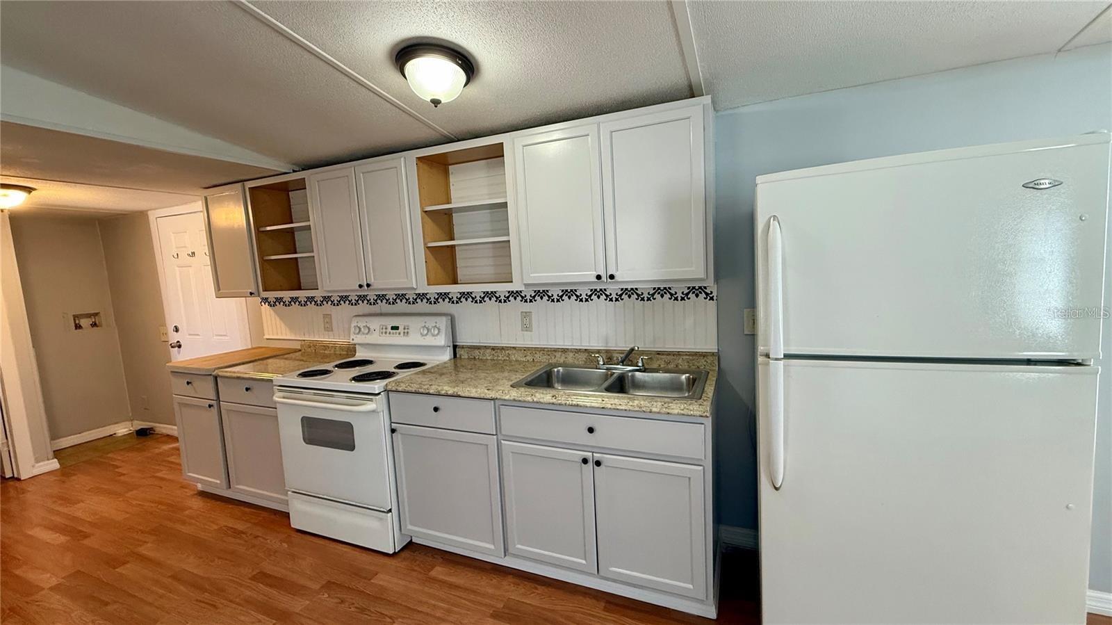 Image 3 of 19 For 639 Ellison Parkway