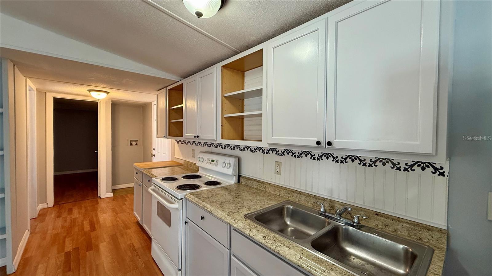 Image 4 of 19 For 639 Ellison Parkway