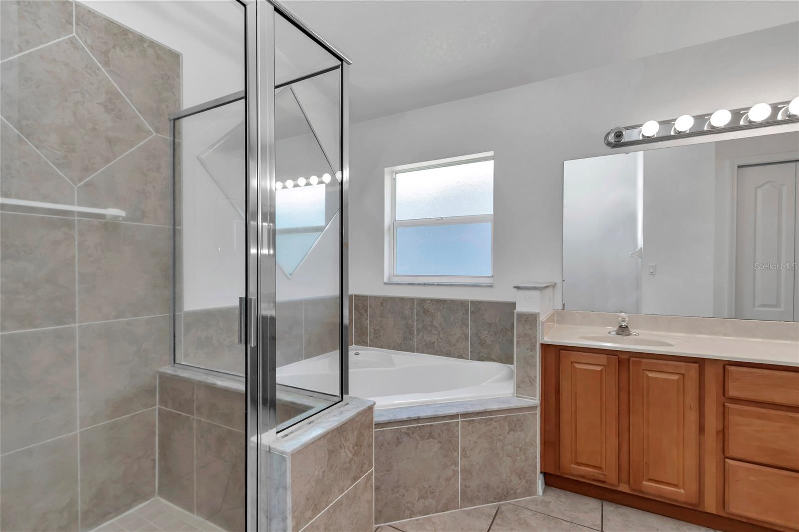 Image 36 of 62 For 1201 Creekview Court