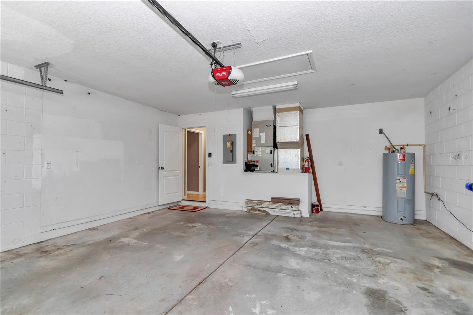 Image 42 of 62 For 1201 Creekview Court