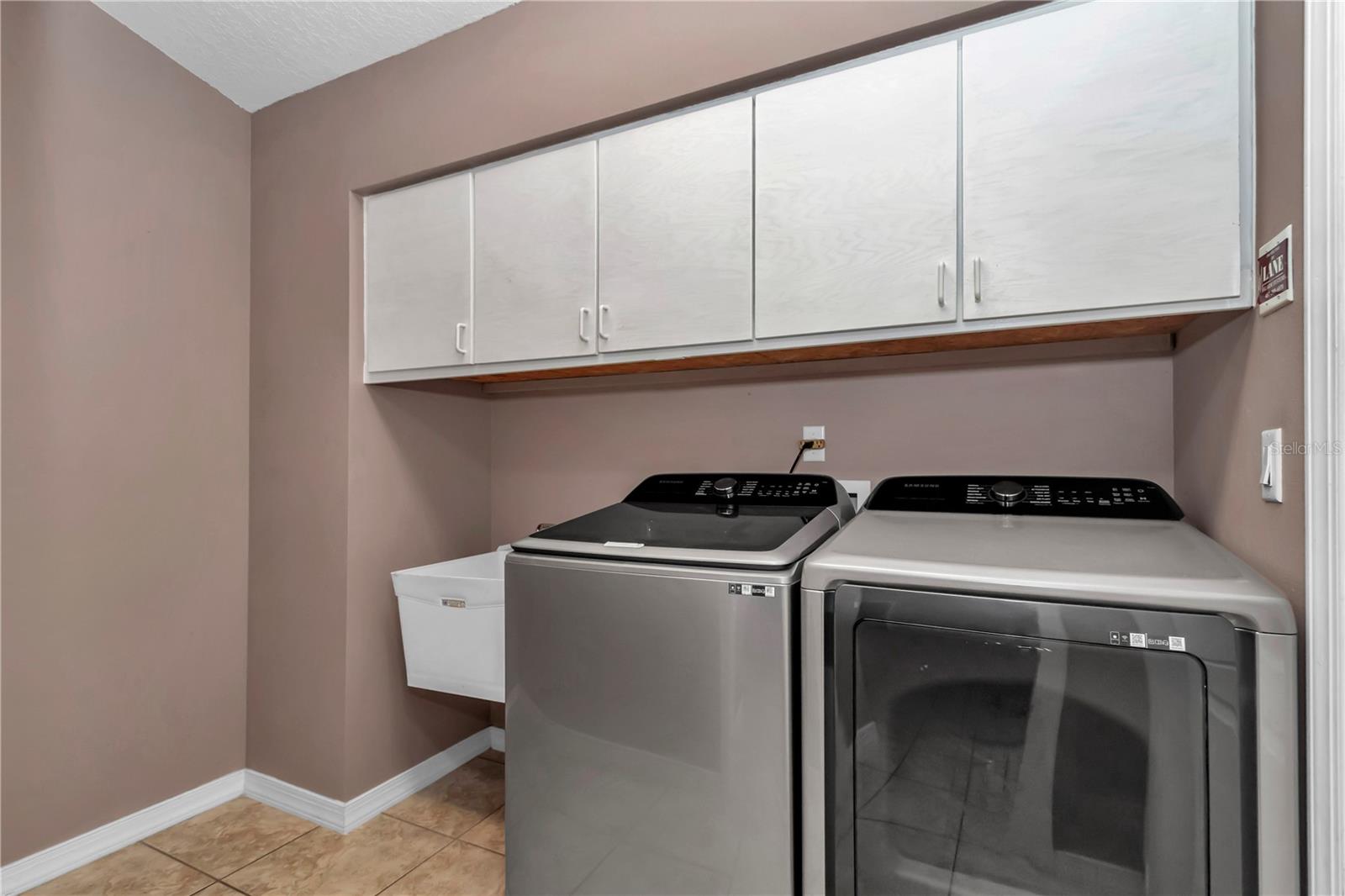 Image 43 of 62 For 1201 Creekview Court