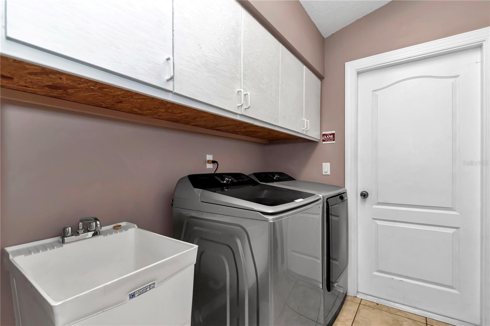 Image 44 of 62 For 1201 Creekview Court