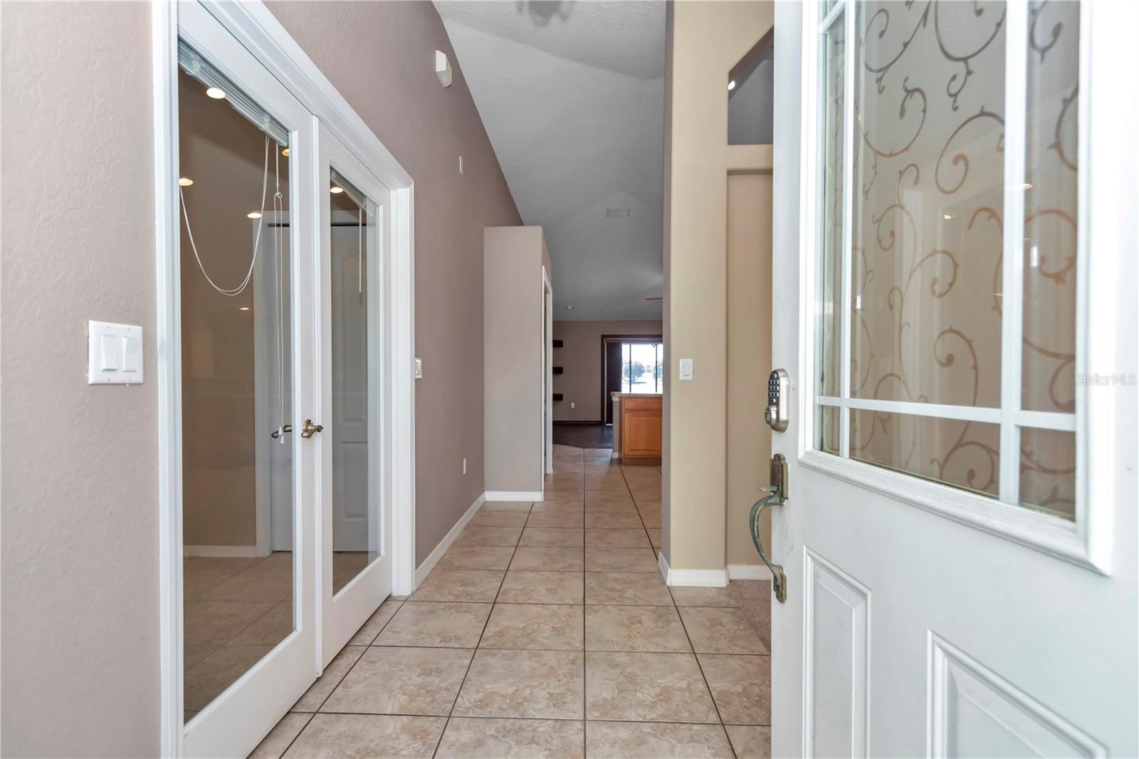 Image 7 of 62 For 1201 Creekview Court