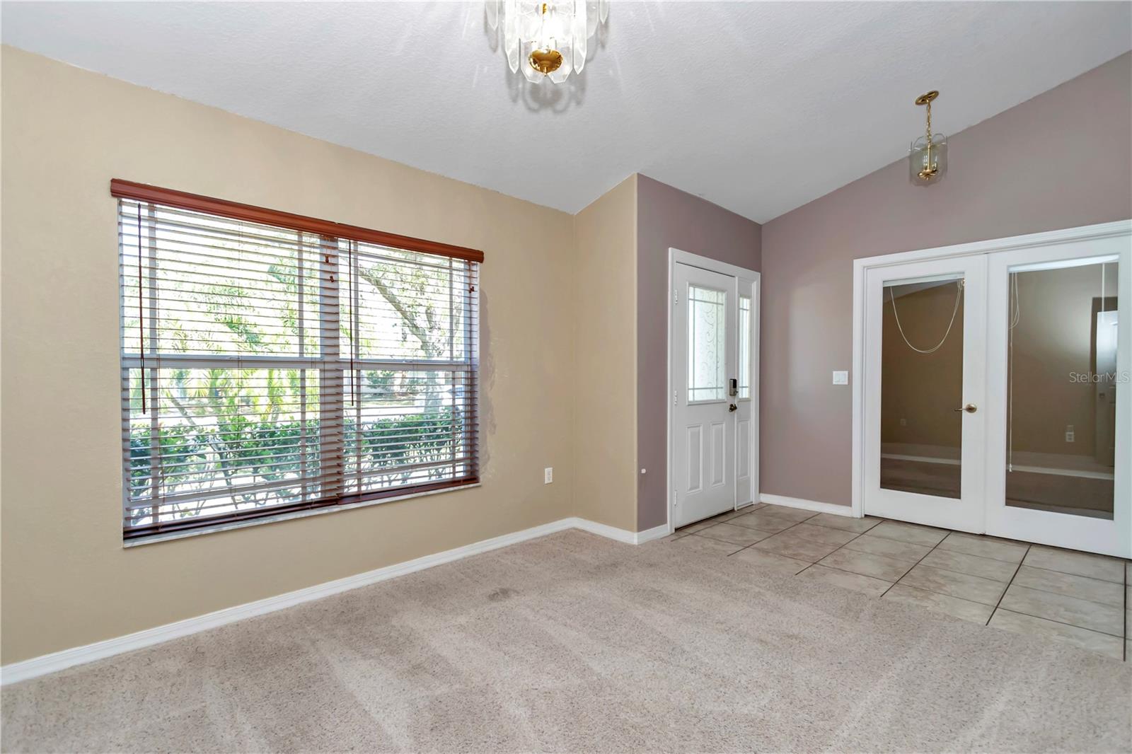 Image 8 of 62 For 1201 Creekview Court