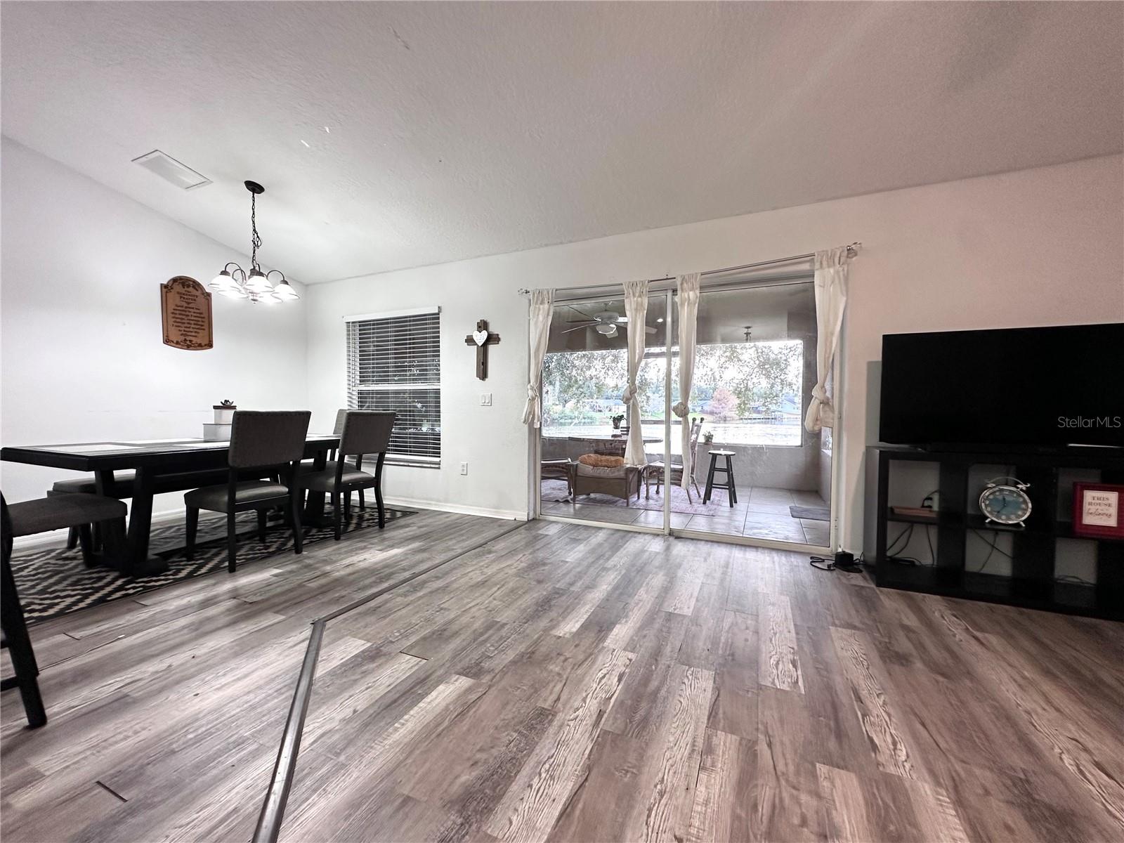 Image 6 of 19 For 1458 Patricia Street