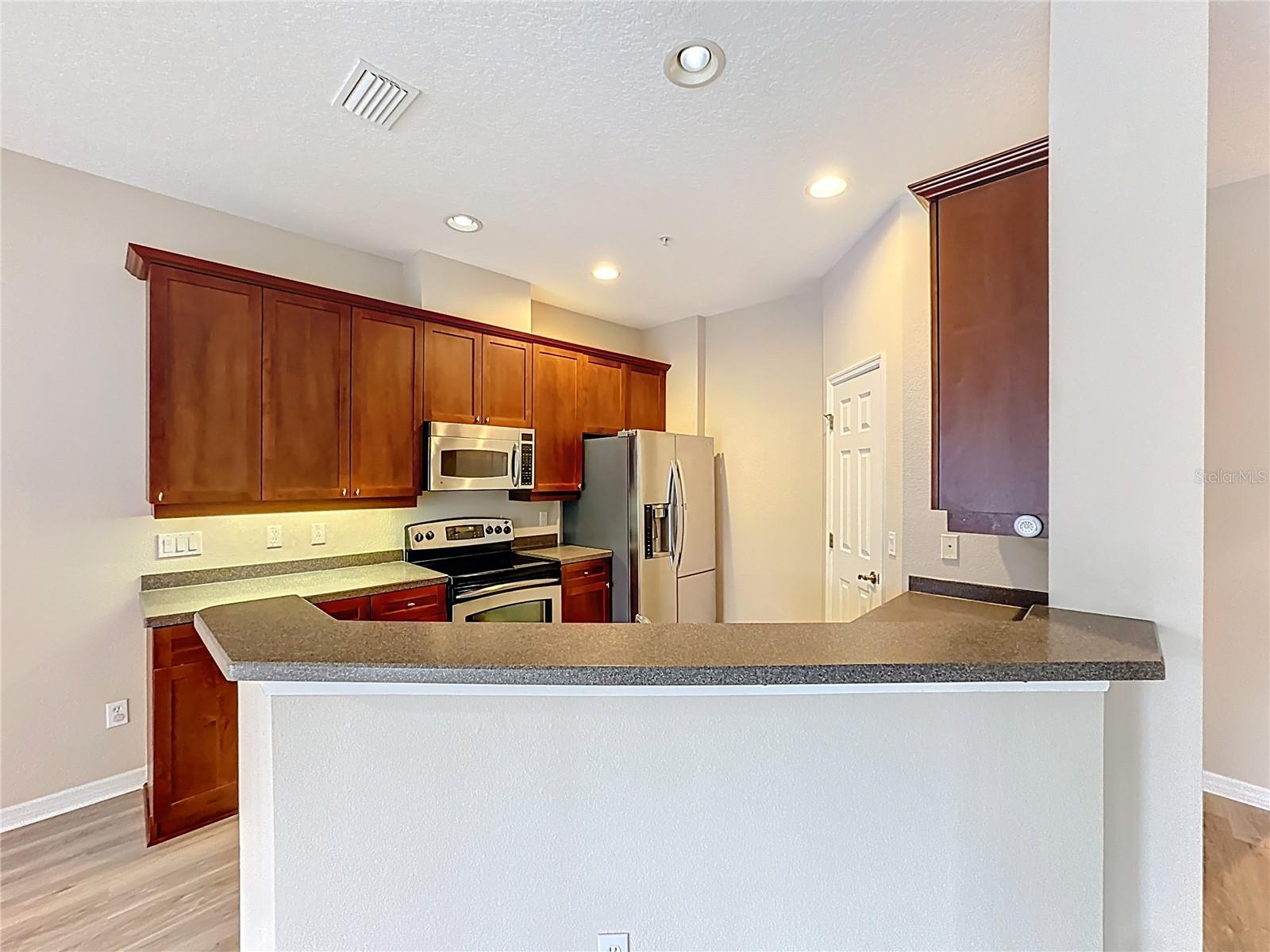 Image 10 of 33 For 563 Pinebranch Circle