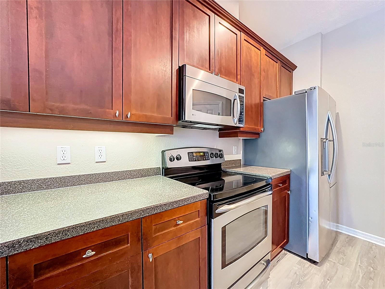 Image 12 of 33 For 563 Pinebranch Circle