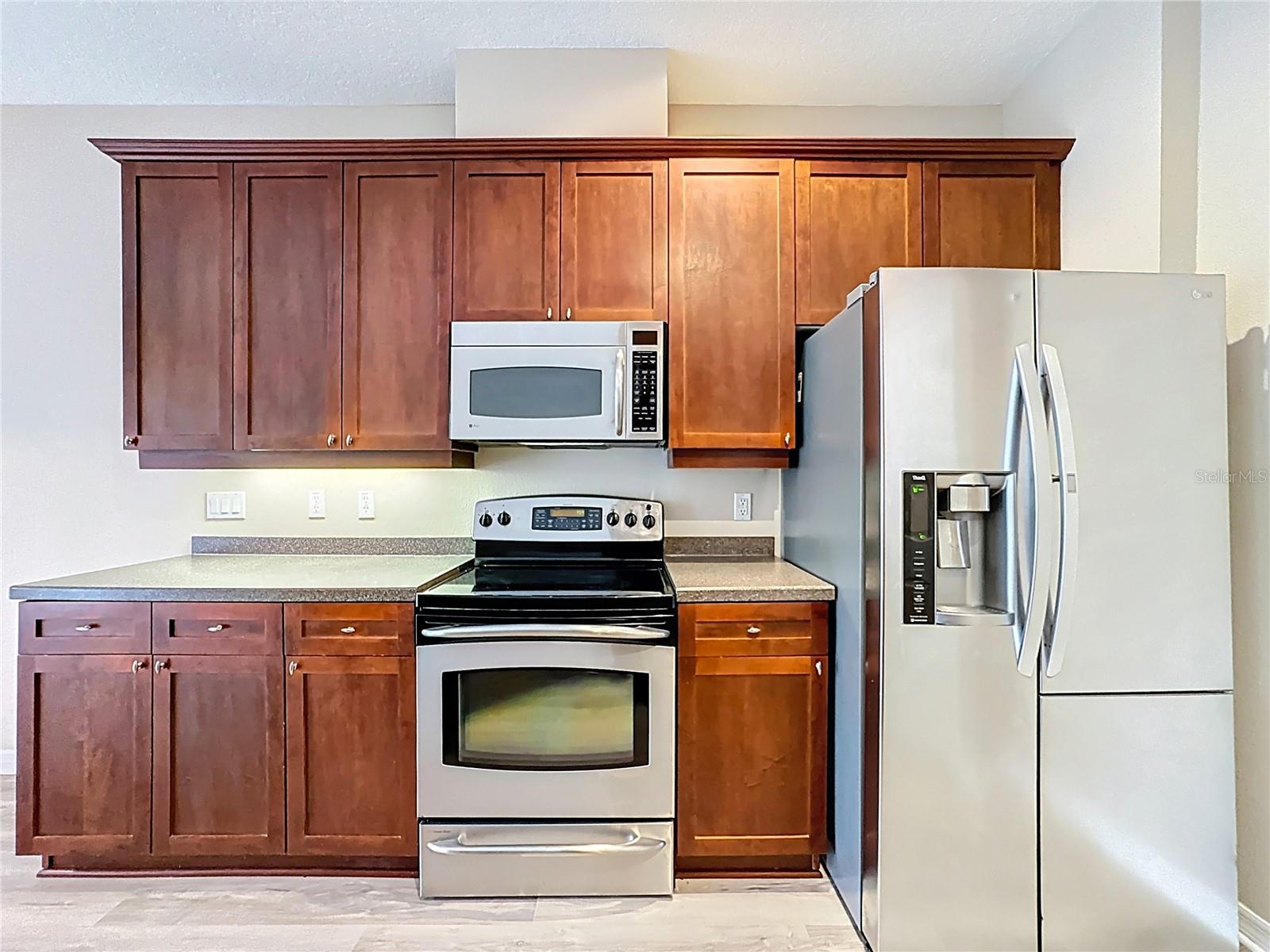 Image 14 of 33 For 563 Pinebranch Circle