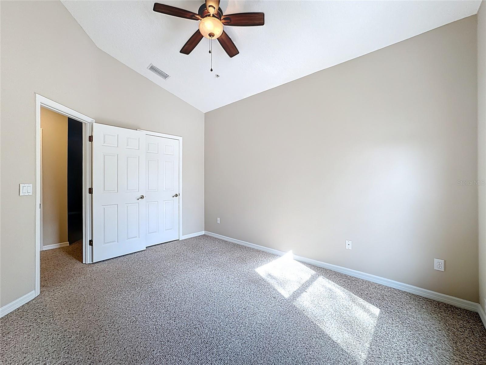 Image 25 of 33 For 563 Pinebranch Circle