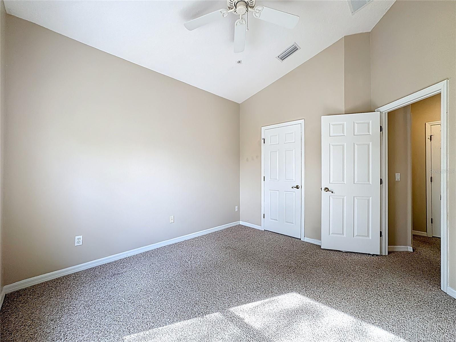 Image 26 of 33 For 563 Pinebranch Circle