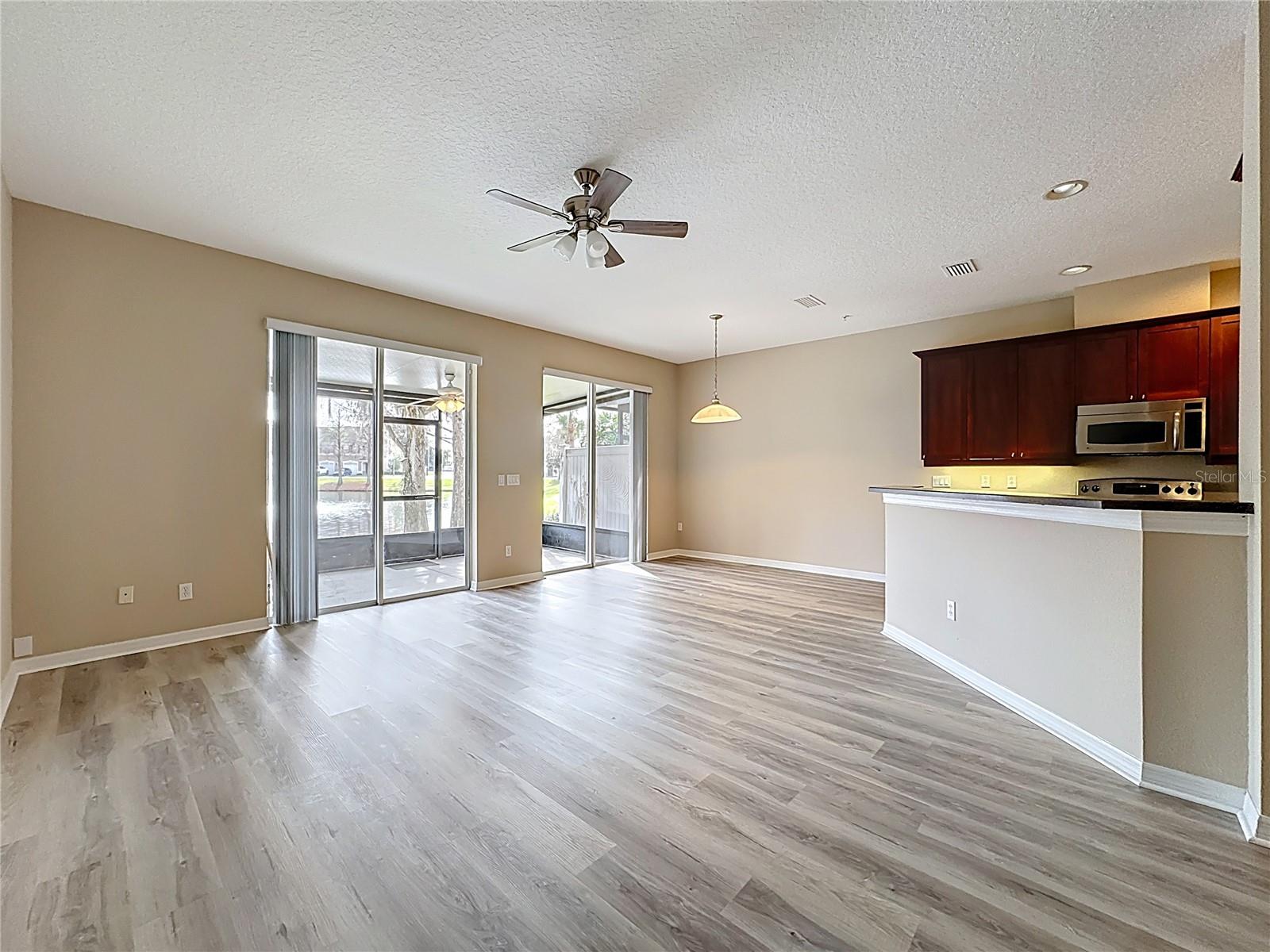 Image 5 of 33 For 563 Pinebranch Circle