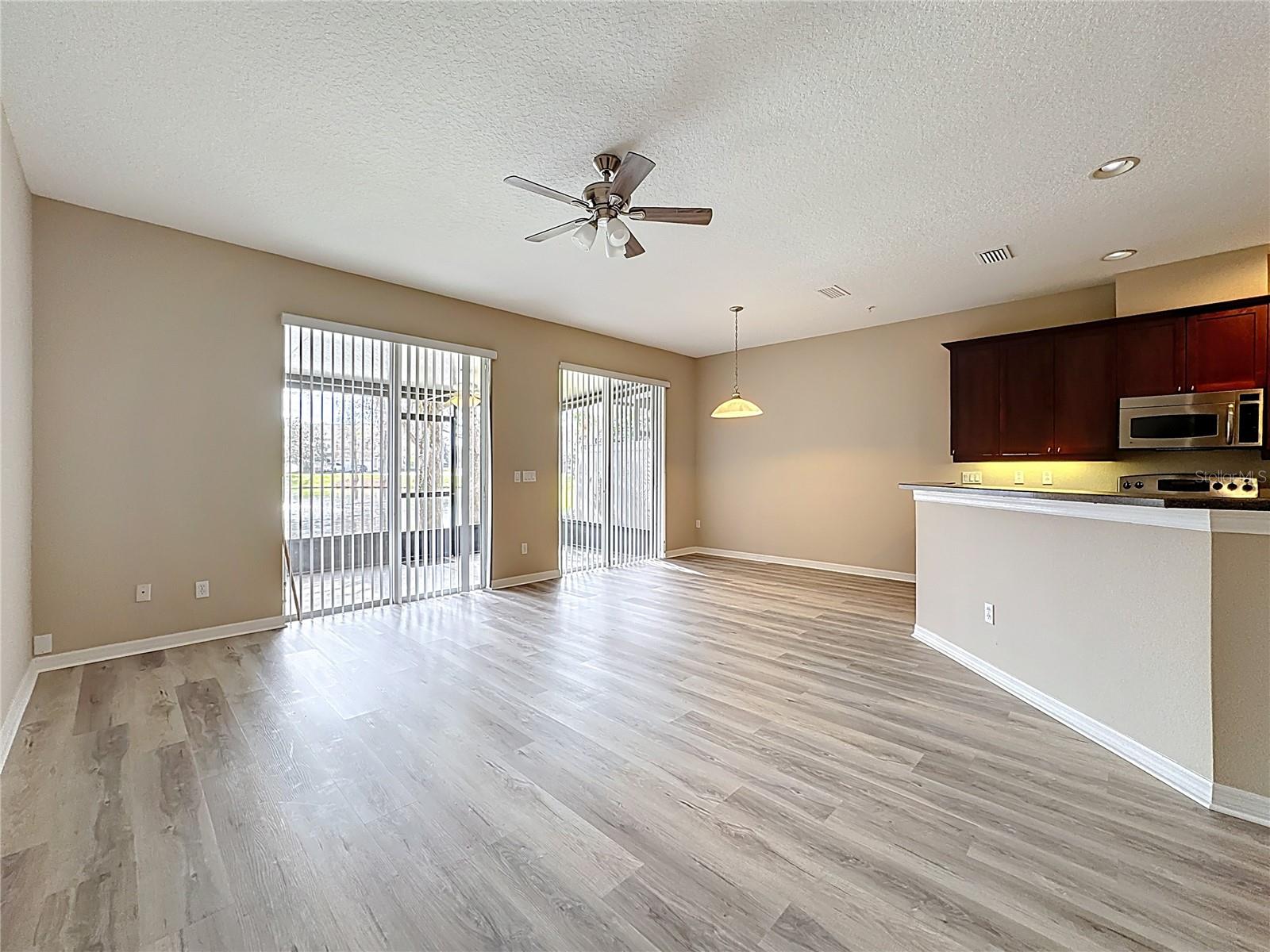 Image 6 of 33 For 563 Pinebranch Circle