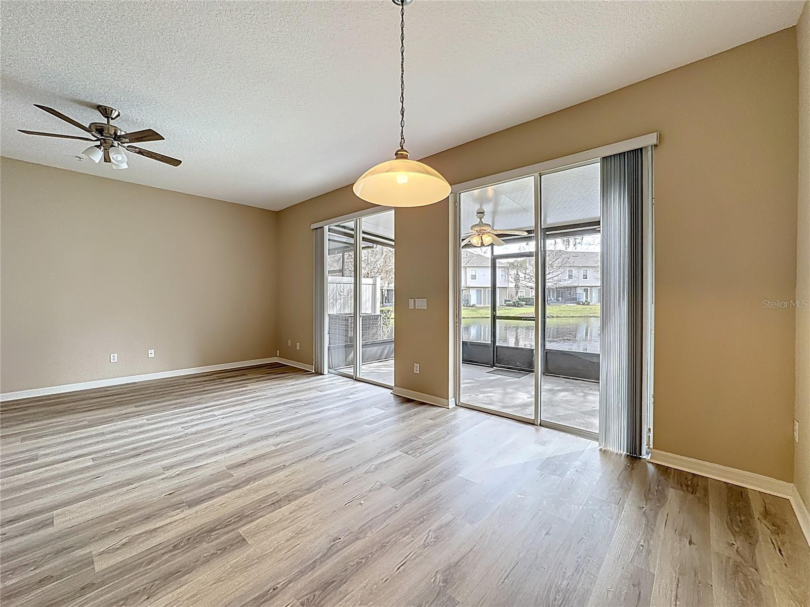 Image 7 of 33 For 563 Pinebranch Circle