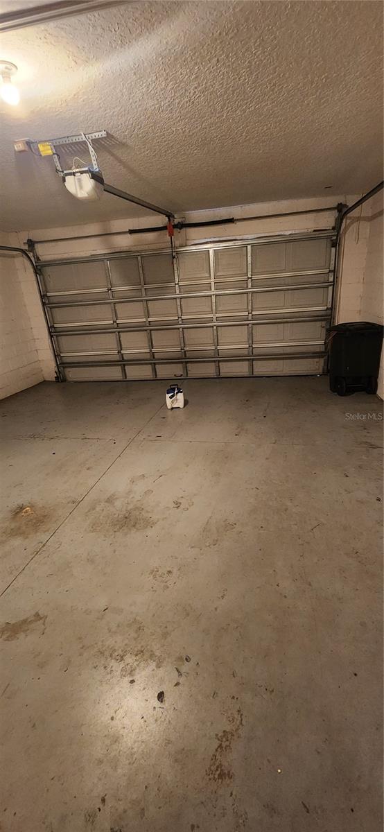 Image 14 of 28 For 12850 Oulton Circle