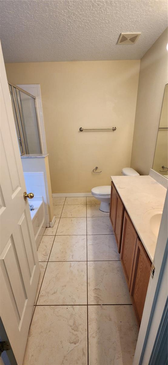 Image 18 of 28 For 12850 Oulton Circle