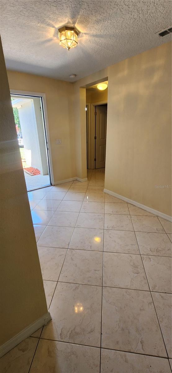 Image 19 of 28 For 12850 Oulton Circle