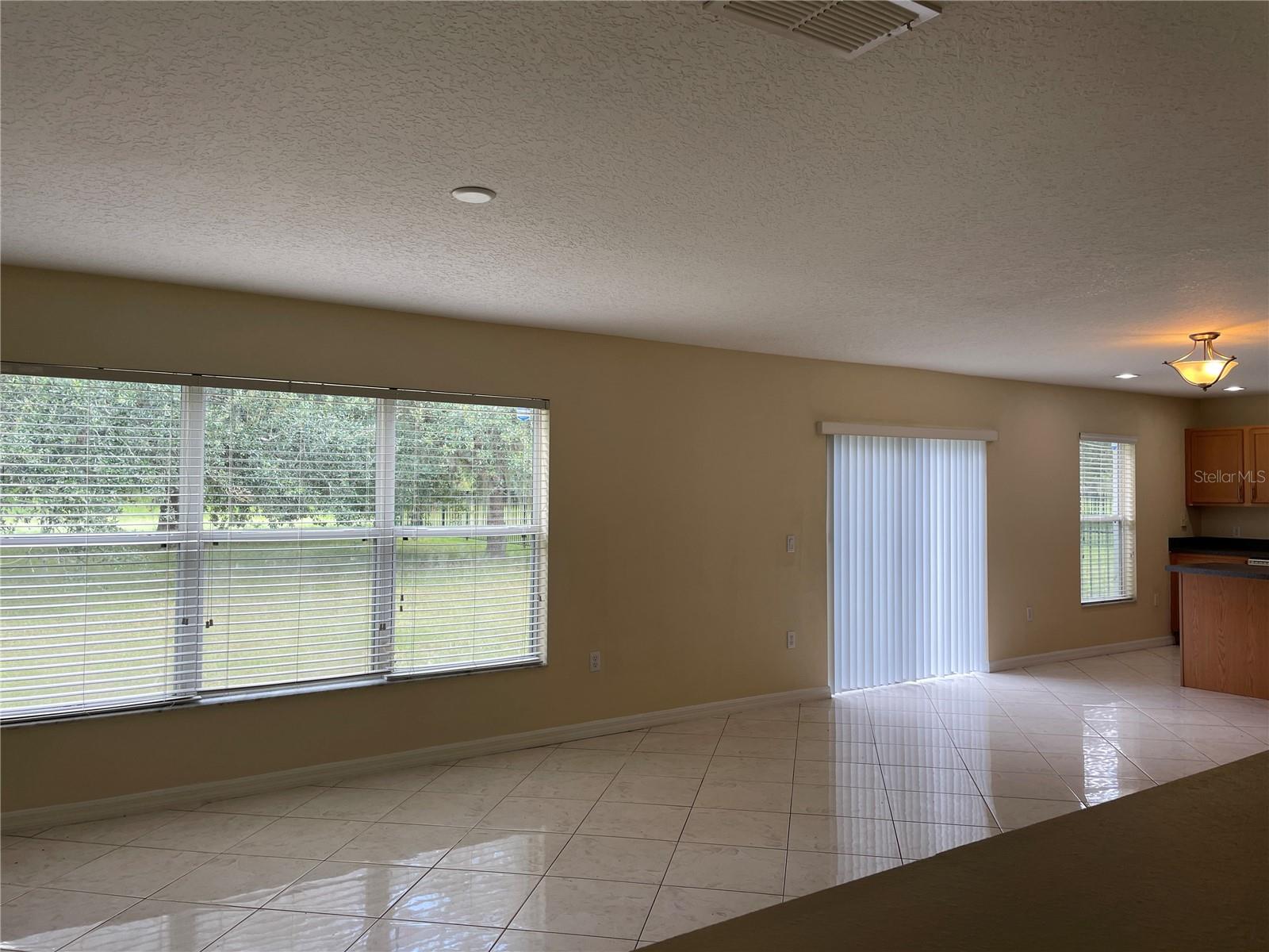 Image 7 of 28 For 12850 Oulton Circle