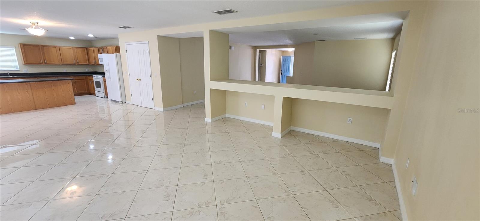 Image 8 of 28 For 12850 Oulton Circle