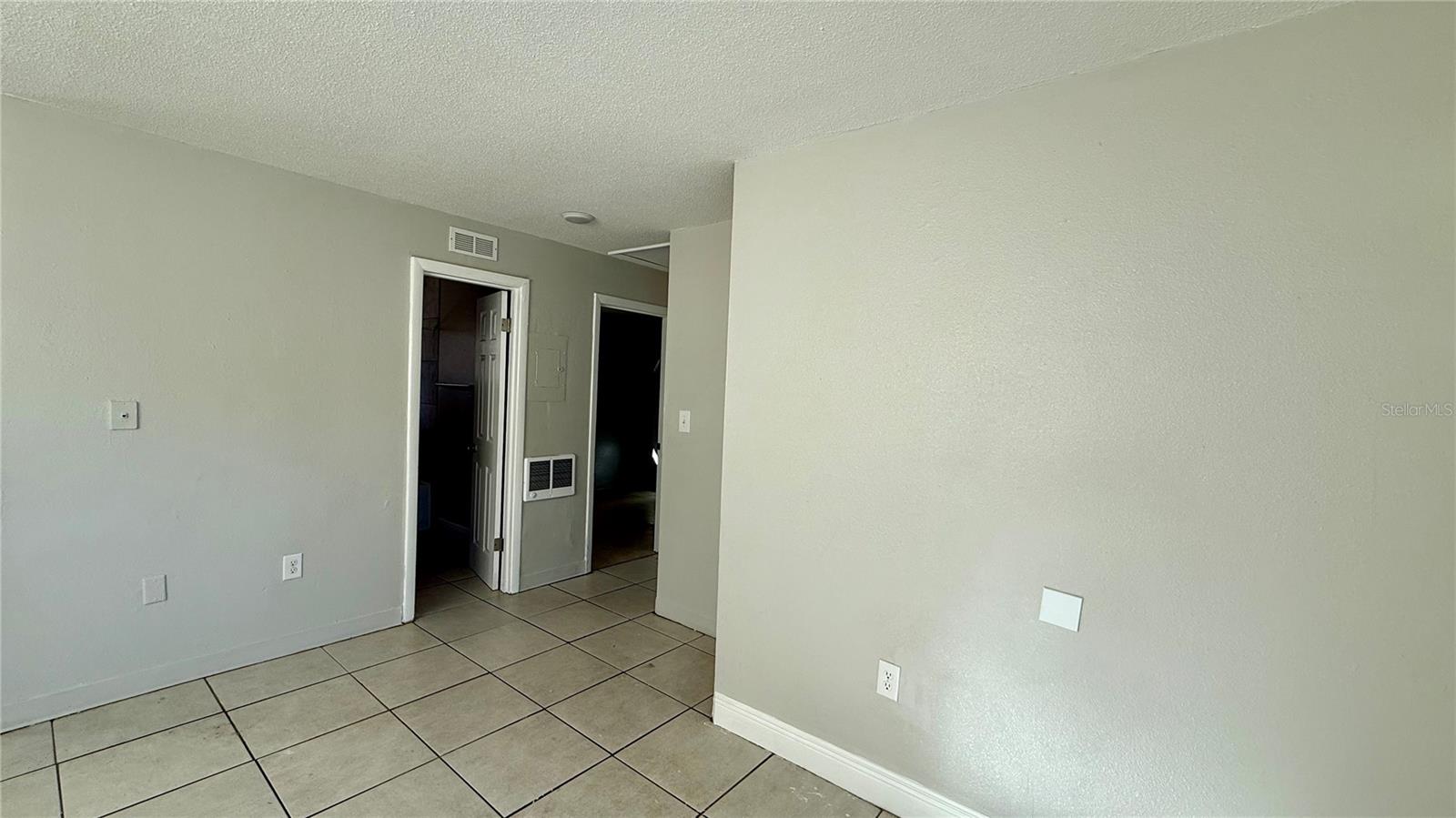 Image 3 of 4 For 400 Peters St