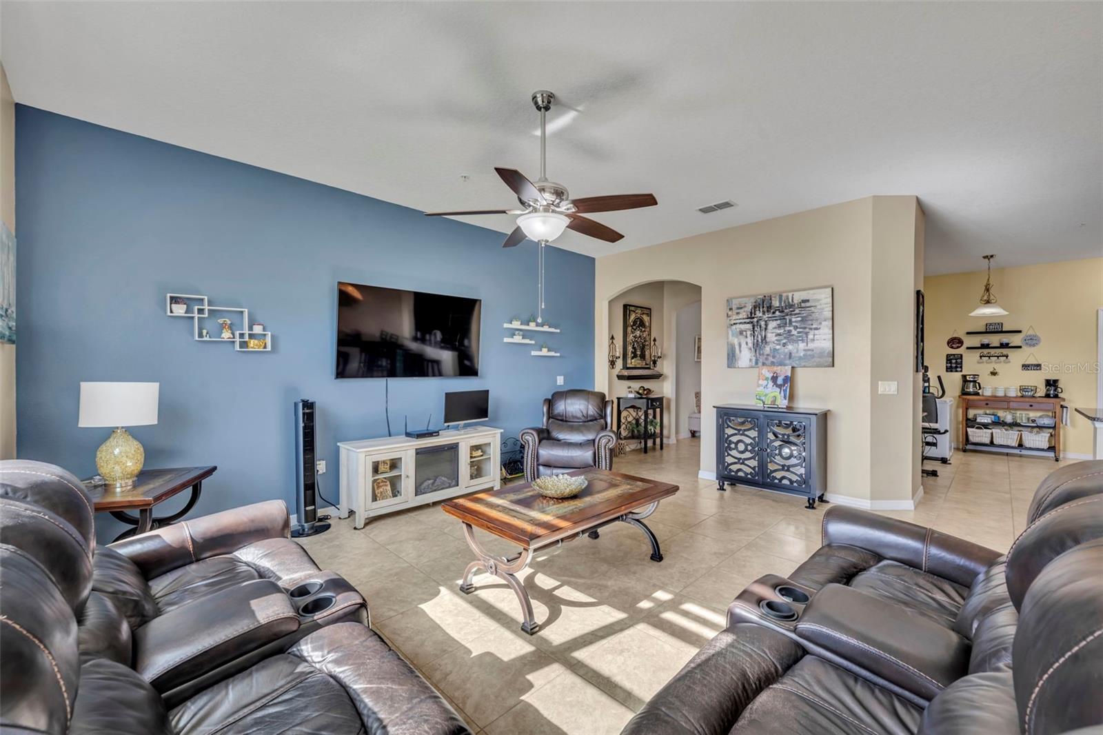 Image 8 of 40 For 2269 Seven Oaks Drive