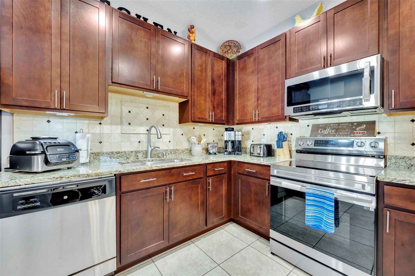 Image 15 of 36 For 2289 Seven Oaks Drive