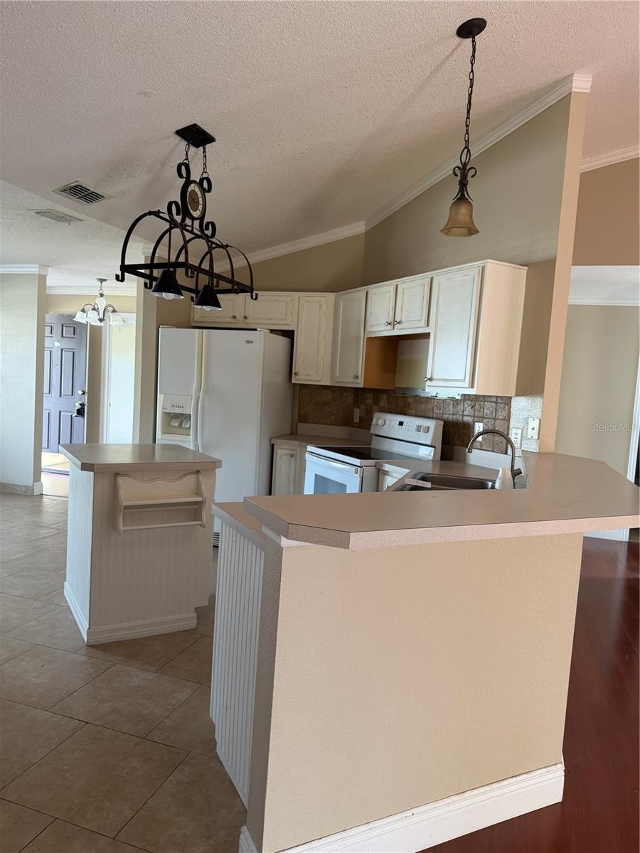 Image 6 of 12 For 2225 Julianna Court