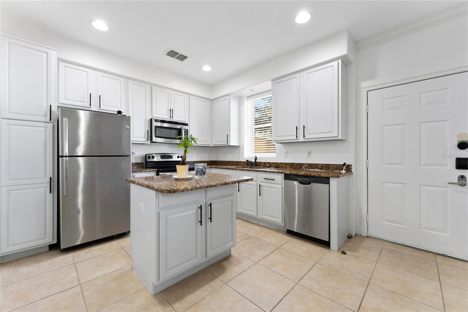 Image 6 of 39 For 2616 Bella Vista Drive