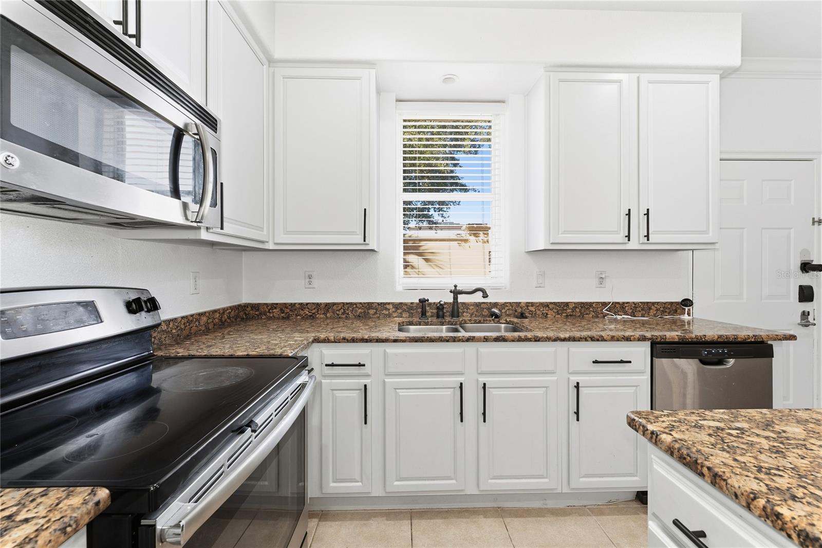 Image 7 of 39 For 2616 Bella Vista Drive