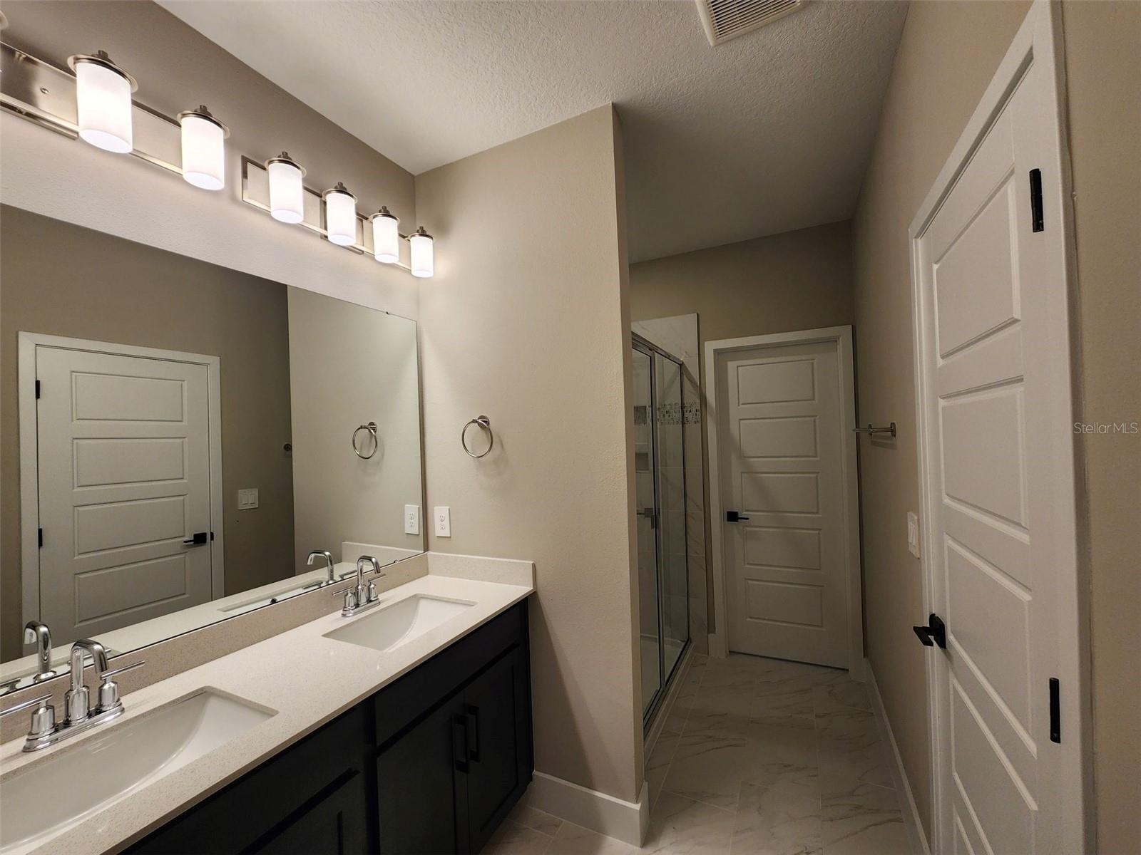 Image 22 of 29 For 16454 Silver Brook Way